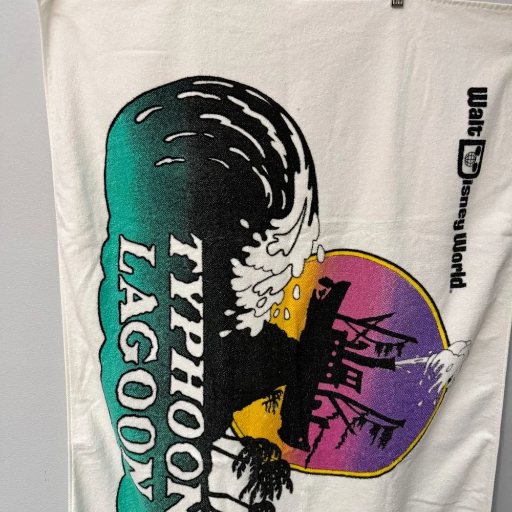 Vintage Disney World Typhoon Lagoon Cotton Beach Towel 29